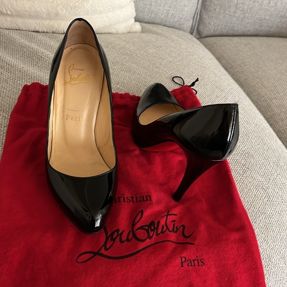 Women Louboutin heels - Picture 2 of 5